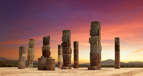 Die Tolteken Statuen auf der Mexiko Intensiv Reise der BCT-Touristik.