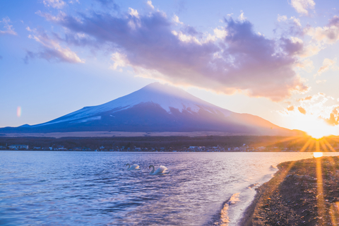 Sonnenaufgang am Mount Fuji San in Japan.  Der höchste Berg Japan ist das Ziel der Besteigung während der Fuji Reise der BCT-Touristik. 
