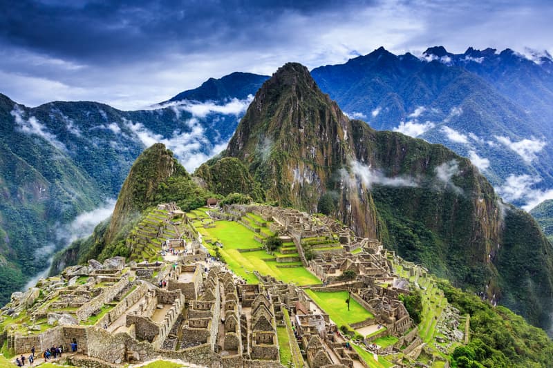 Bei einer Peru Intensiv Studienreise erleben Teilnehmer die legendäre Inkastadt Machu Picchu in den Anden