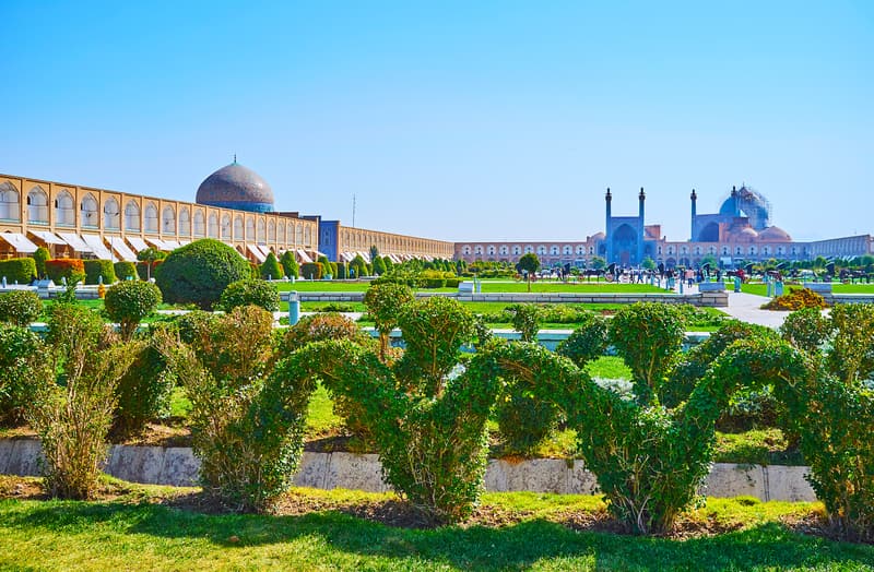 Naqsh-e Jahan Platz mit prächtigen Moscheen in Isfahan, UNESCO-Weltkulturerbe im Iran.