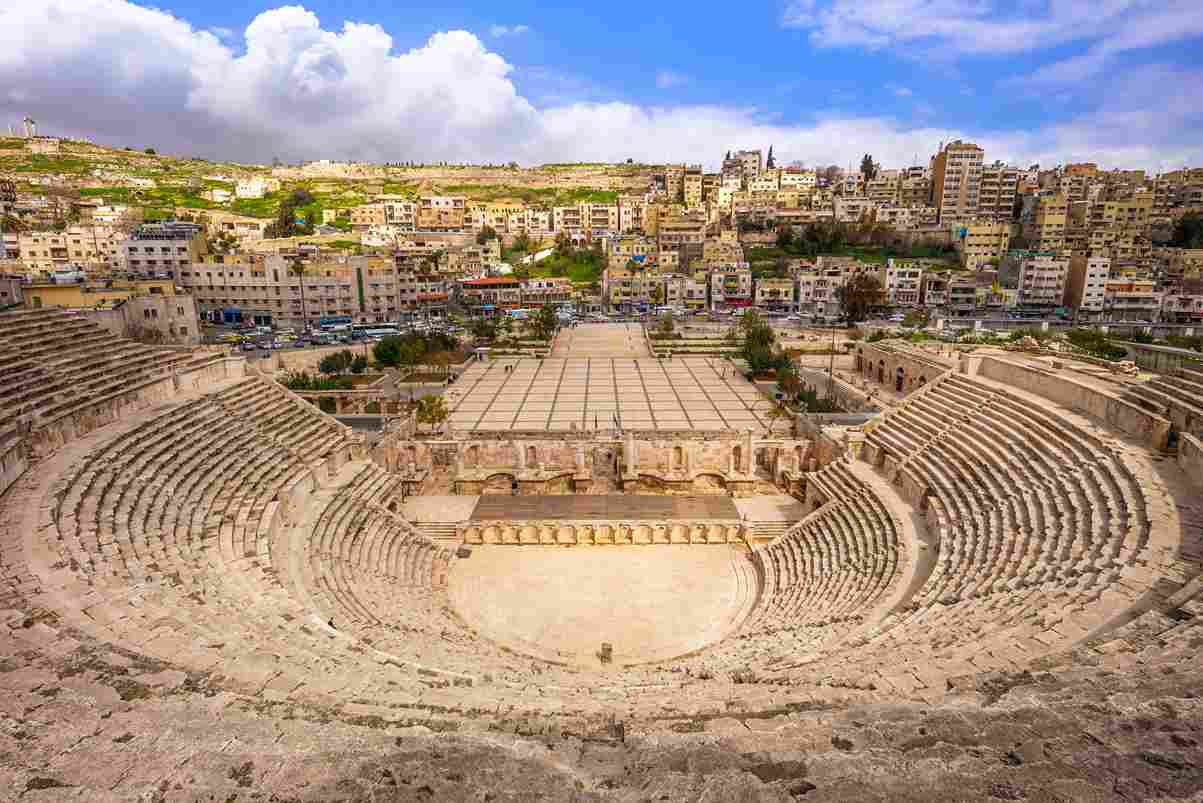Antikes römisches Amphitheater im Herzen von Amman, Jordanien.
