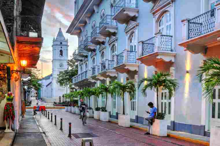 Malerische, historische Straße im Stadtteil Casco Viejo, Panama