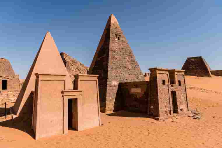 Faszinierende antike Pyramiden von Meroe in der Wüste des Sudan